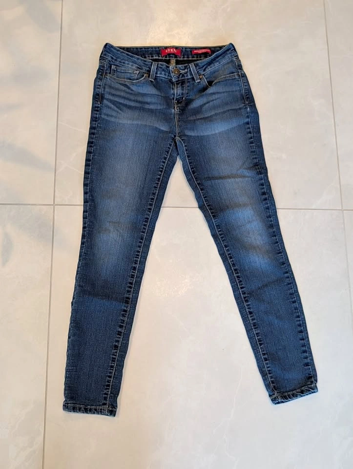 GUESS Sienna Curvy Fit Medium Rise Skinny Jeans Size 28