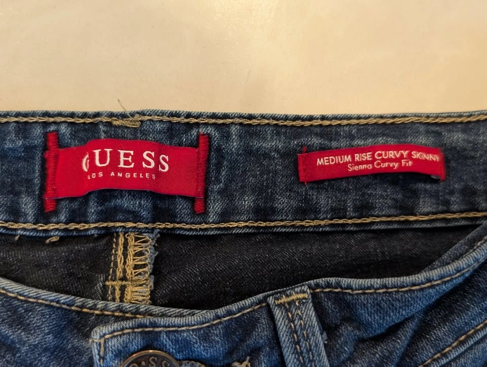 GUESS Sienna Curvy Fit Medium Rise Skinny Jeans Size 28 - photo 2
