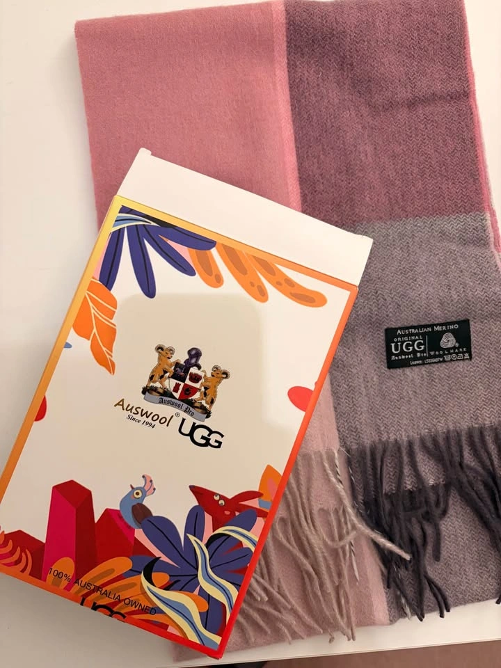 BRAND NEW UGG Australian Wool Scarf - photo 3