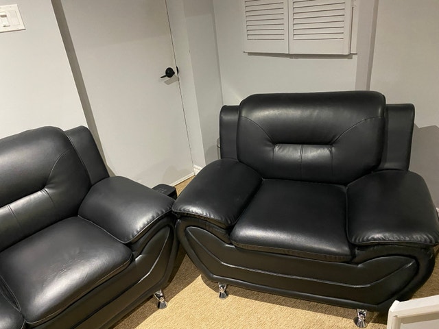 Modern 2 Black Chairs - photo 3