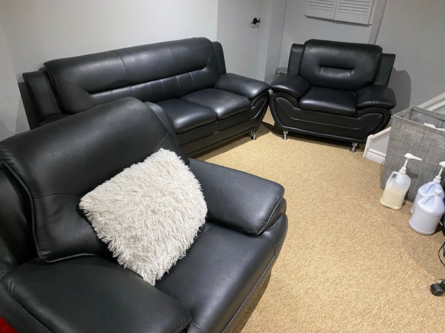 Modern Set of Couch & Chairs - photo 5