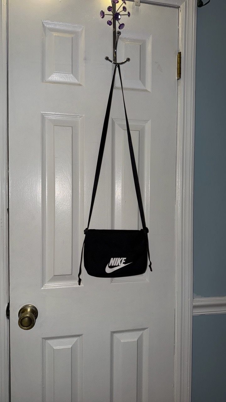 Nike Black Crossbody Shoulder Bag - photo 2