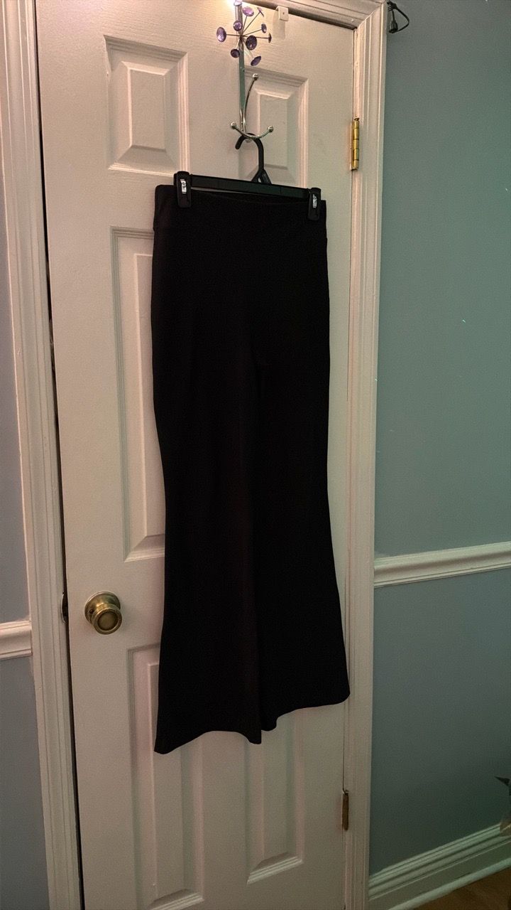 Black Old Navy flare leggings