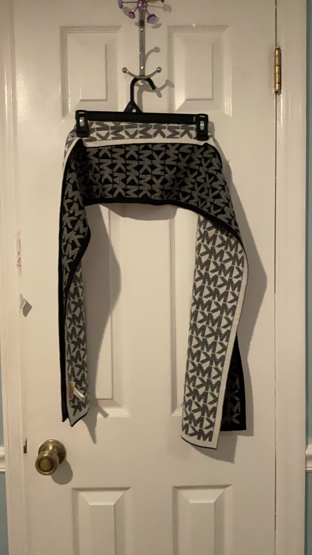 Michael Kors reversible scarf - photo 2