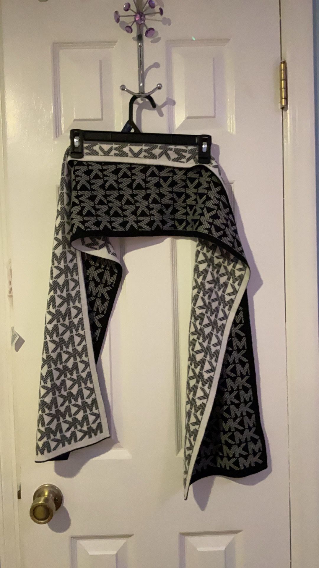 Michael Kors reversible scarf - photo 3