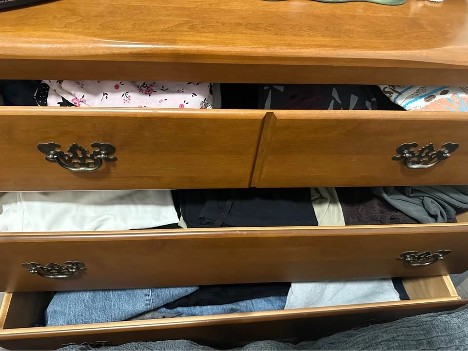 Traditional Cherry Wood Dresser - photo 3