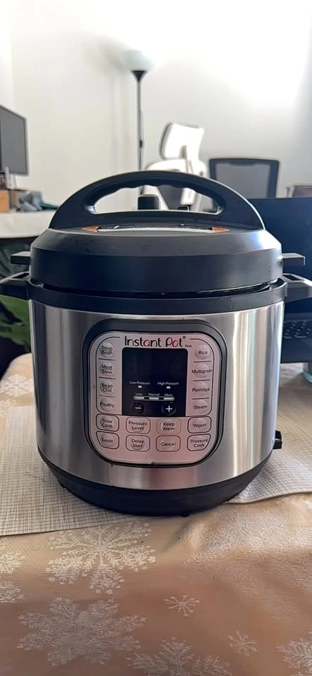 Instant Pot Duo Pressure Cooker 8 qt