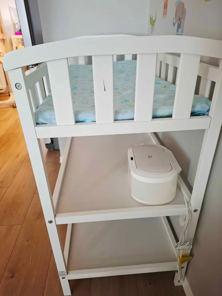 Changing table with pad + WIPE WARMER - photo 2
