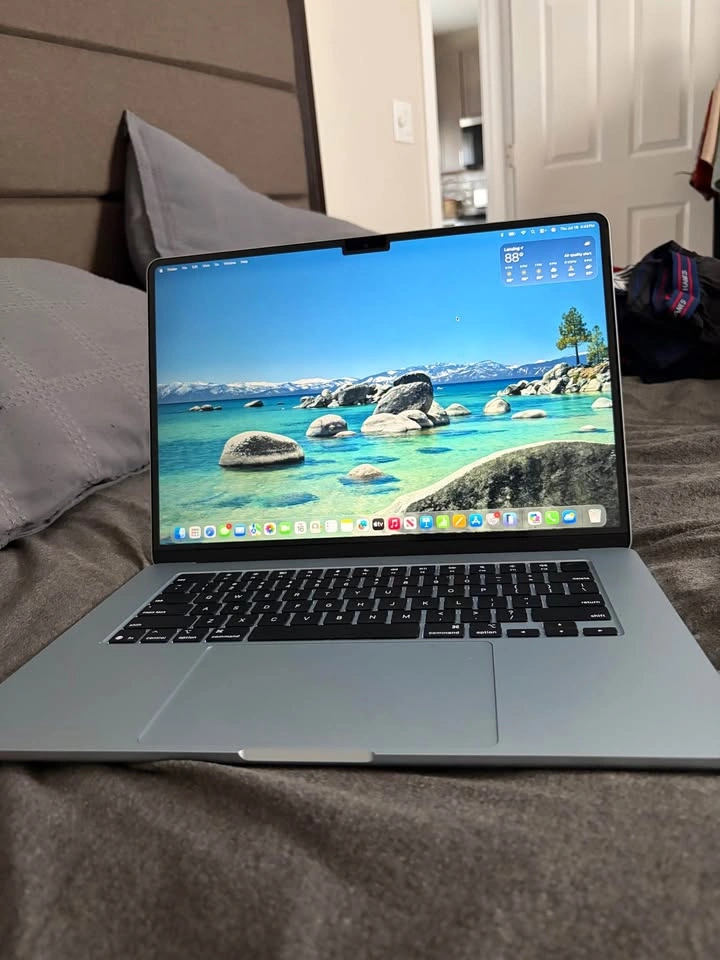 Apple MacBook Air M4 (2025) – 16GB RAM | 512GB SSD | Like New - photo 2