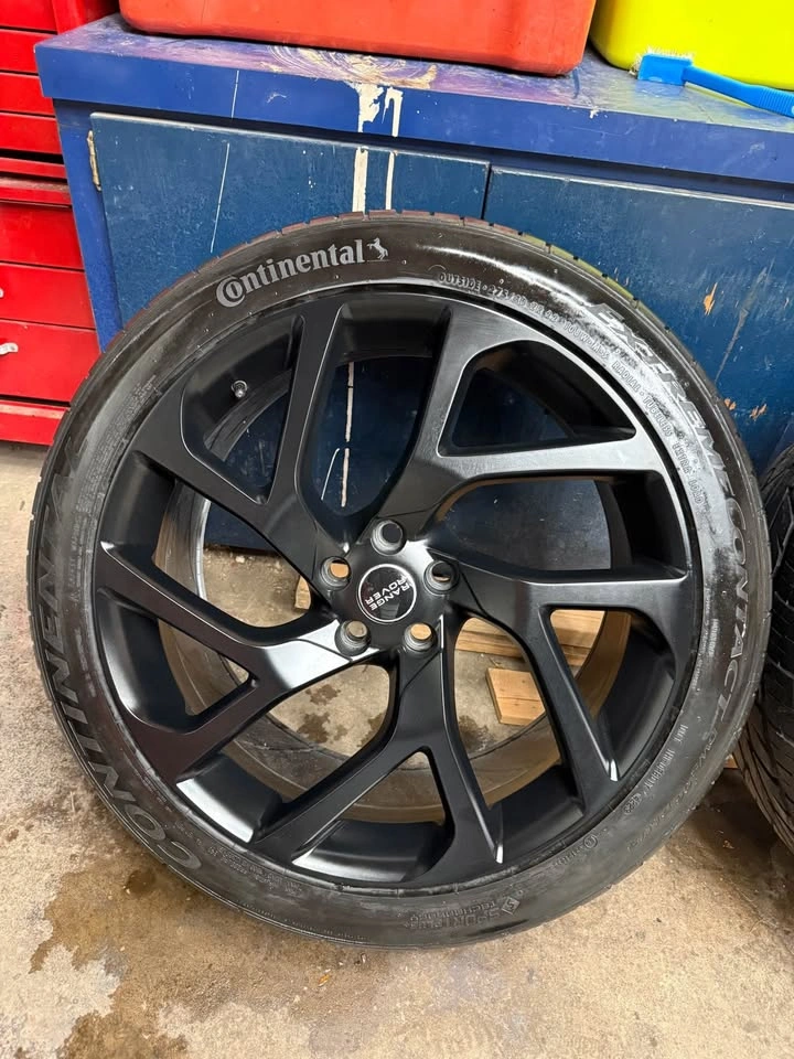 2017 Land Rover Range Rover OEM 22” Wheels & Tires - photo 2