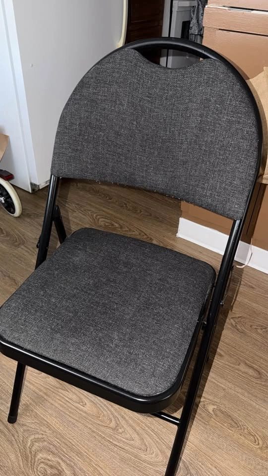 White IKEA Linnmon Desk & Sturdy Black Chair - photo 5