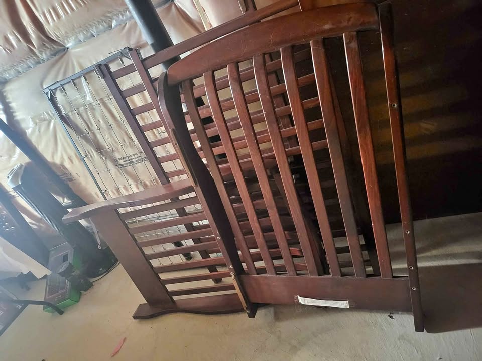 Crib *no screws* MOVING SALE