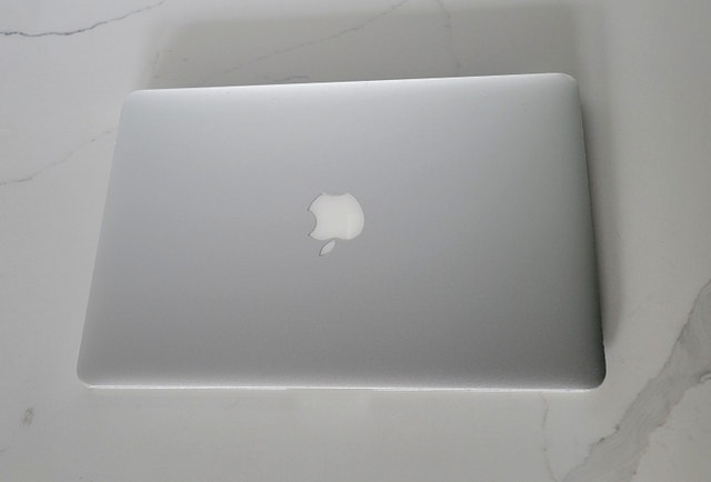Macbook Air (2017) Laptop with Charger - photo 5