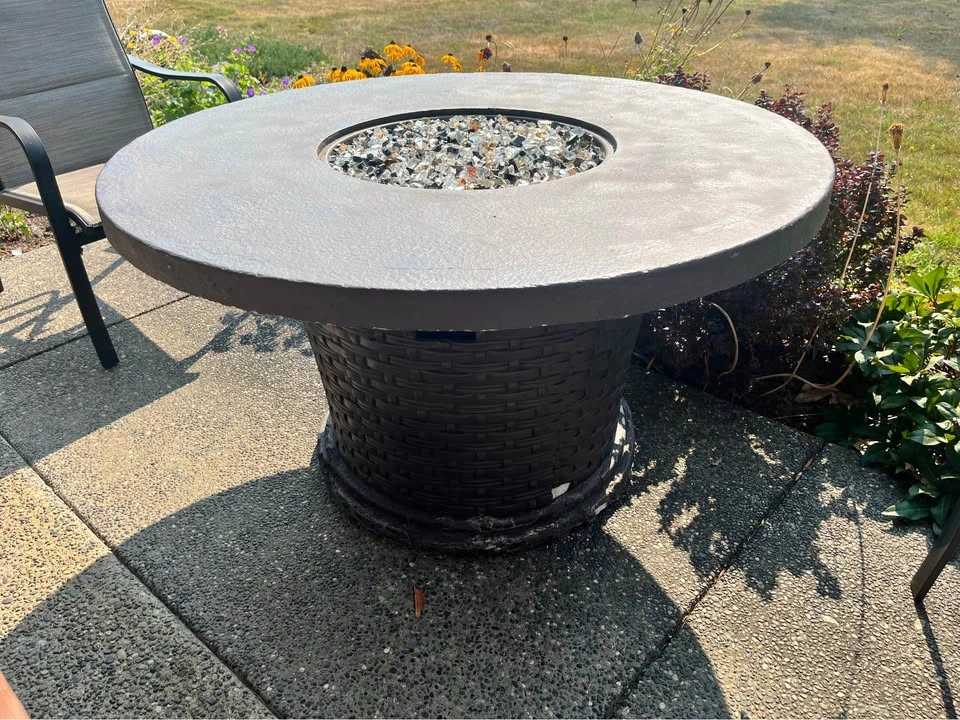 4 foot Round Propane Fire Pit Table