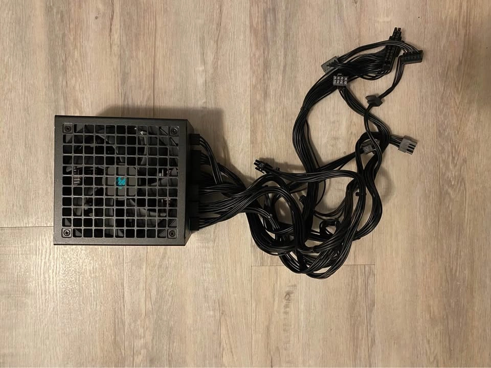 Deepcool 1000 Watt Gold Rated Power Supply (6 months old) - photo 2