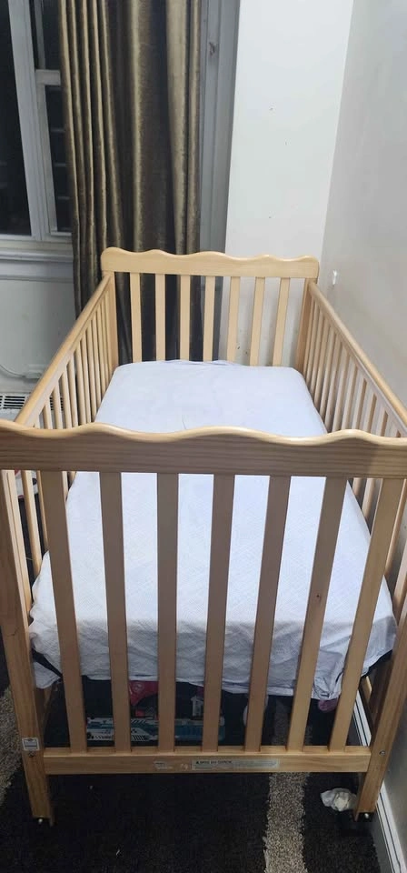 Baby convertible crib infant to toddler - photo 3