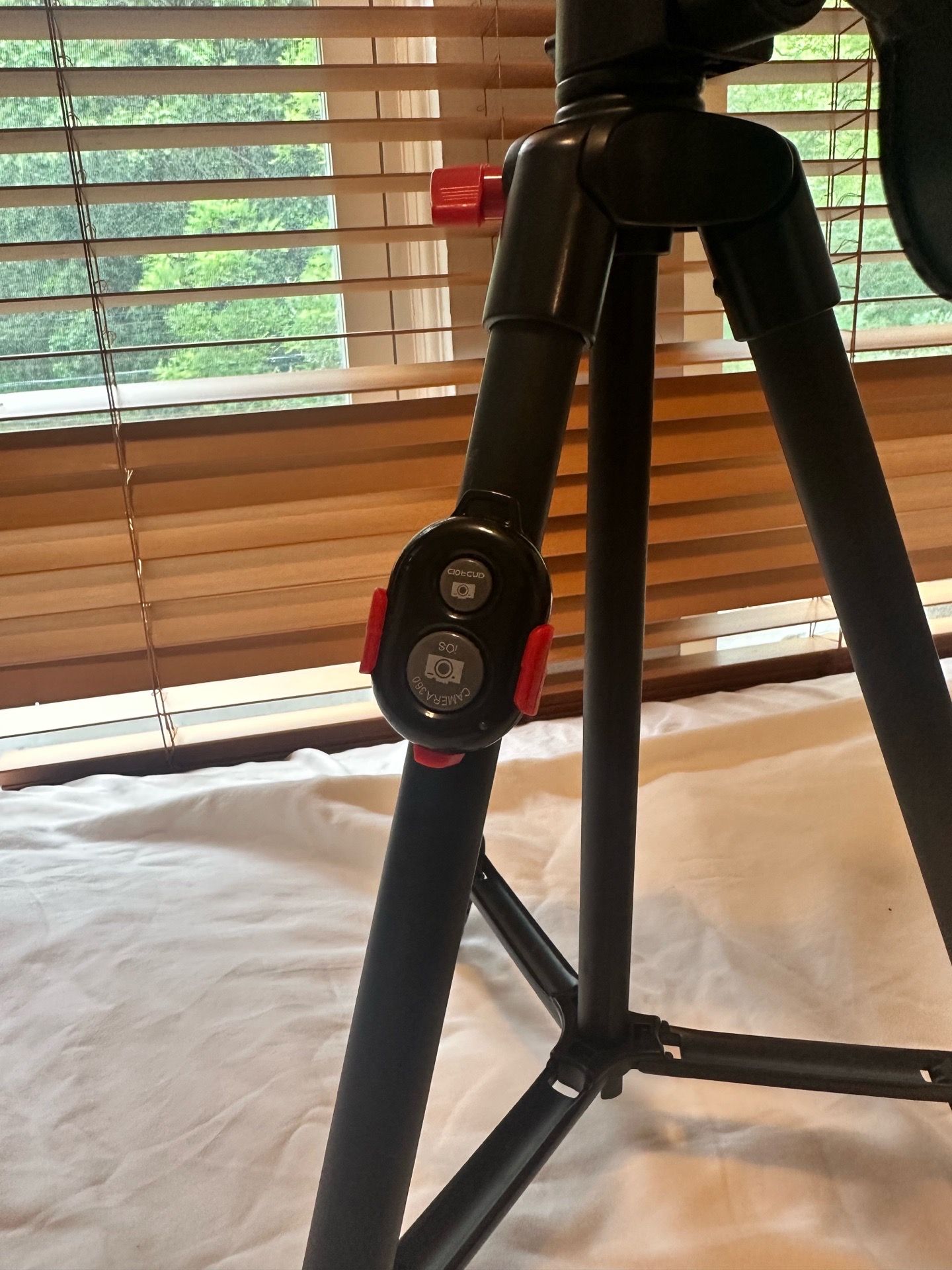 ZOMEi T70 Tripod with Remote and Phone Holder - photo 2