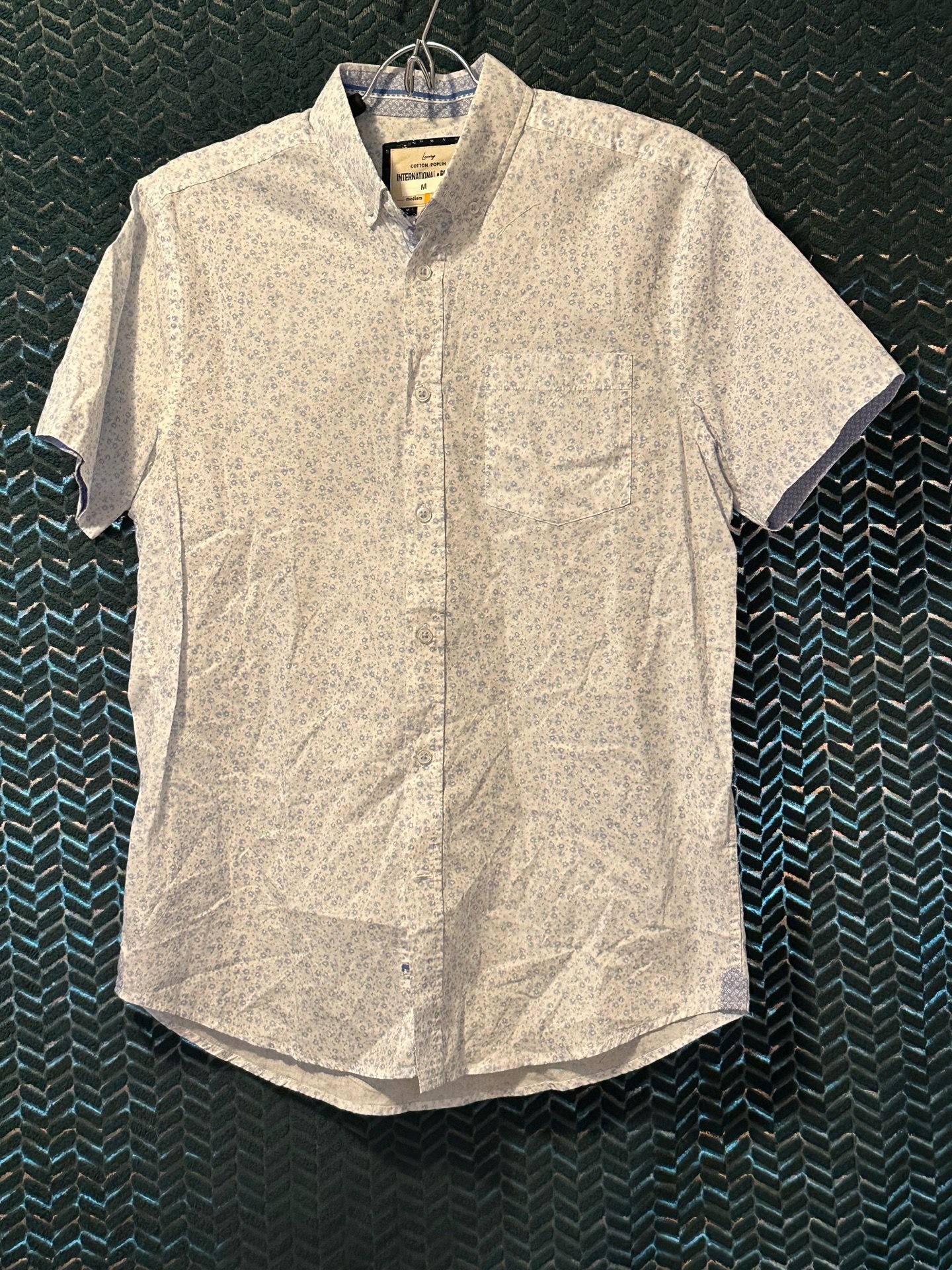 Wear first Mens White & Blue Neat Slim Fit Short Sleeve Button