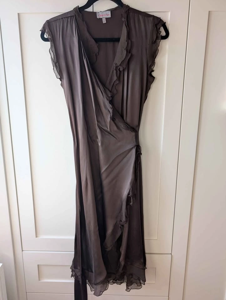 NWOT Silk Ruffle Wrap Dress - photo 2