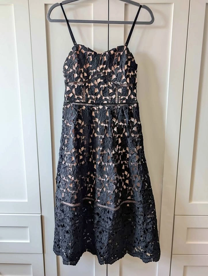 Aritizia Babaton Lace Eyelet Midi Dress - XS