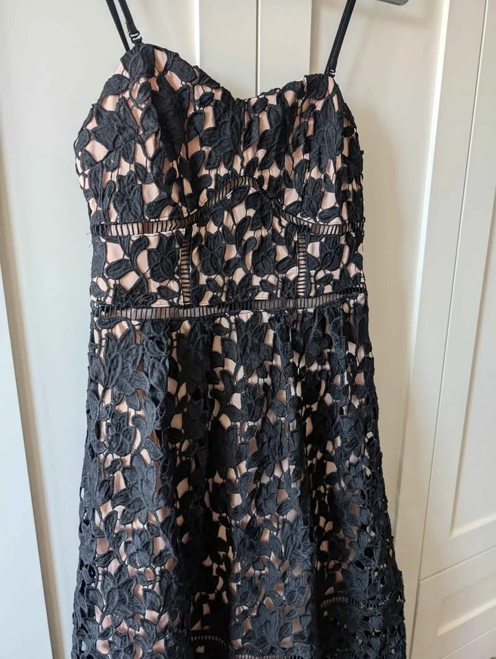 Aritizia Babaton Lace Eyelet Midi Dress - XS - photo 3