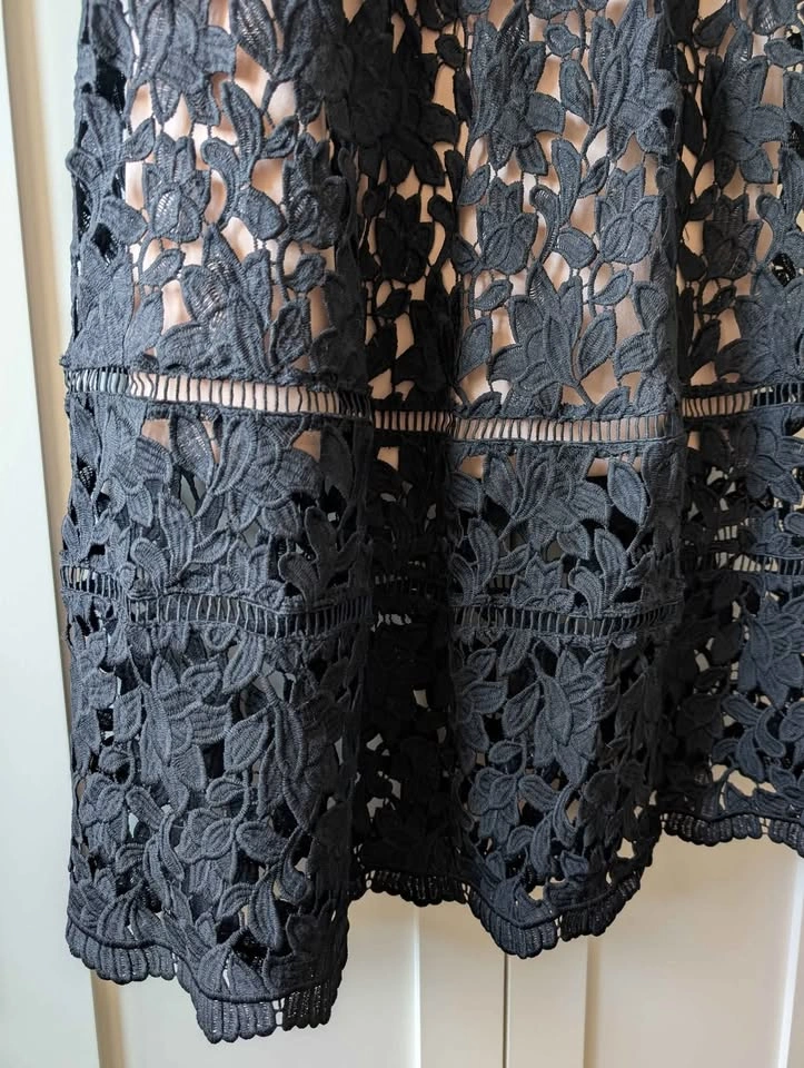 Aritizia Babaton Lace Eyelet Midi Dress - XS - photo 4