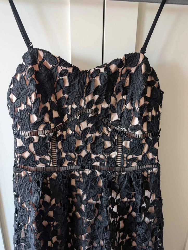 Aritizia Babaton Lace Eyelet Midi Dress - XS - photo 5