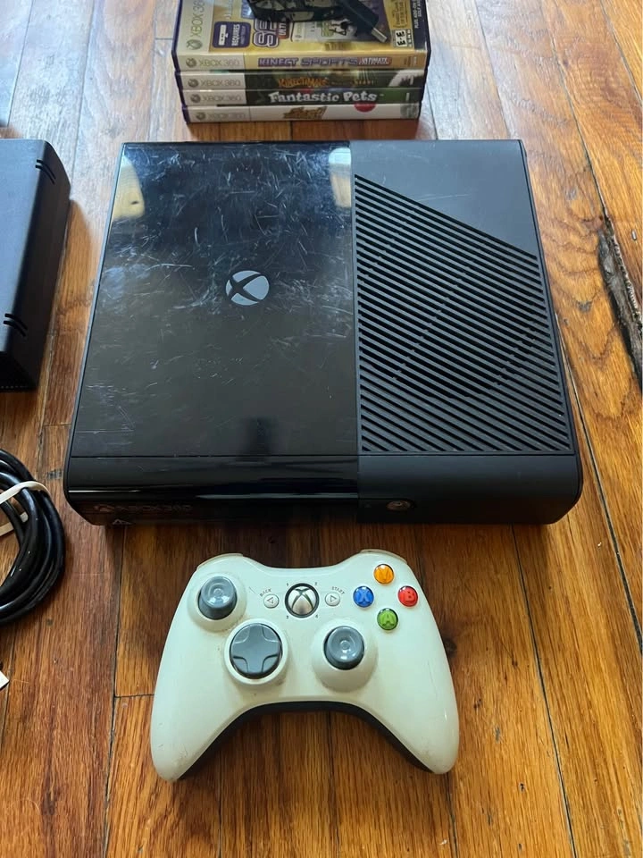 xbox 360 e 250gb, kinect, controller, 4 games, wires all include - photo 2