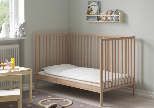 IKEA SNIGLAR Crib & Matching Change Table - photo 2
