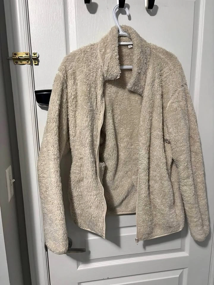 Comfy sweater Medium