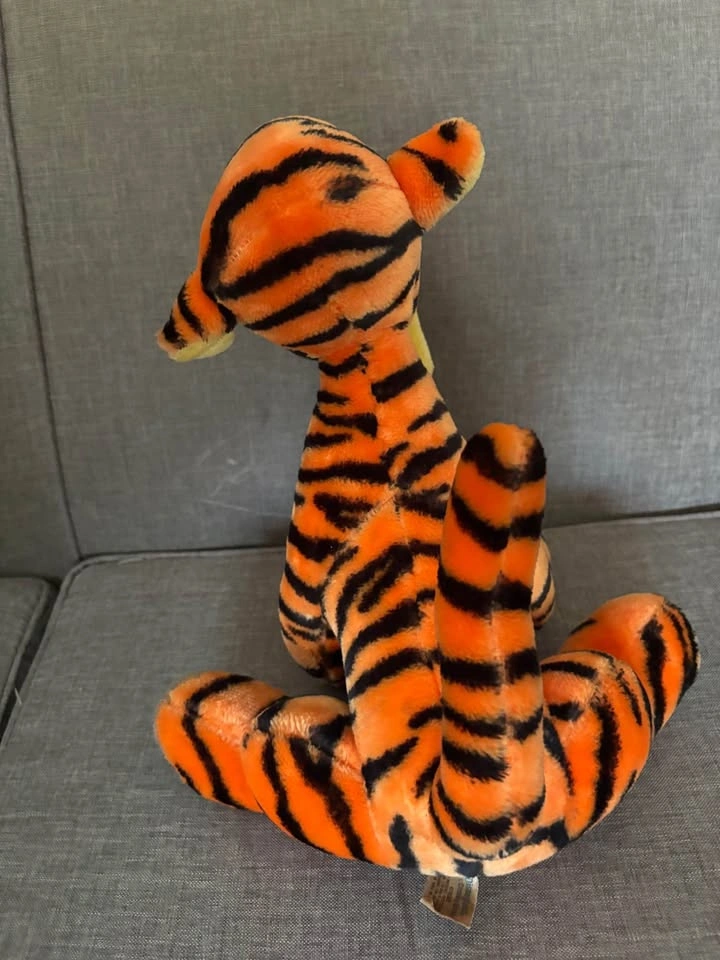 Vintage Disneyland Tigger Plush Toy - photo 3