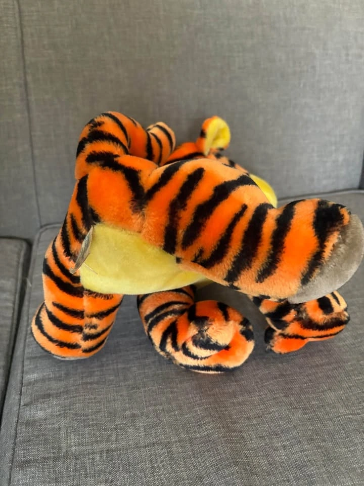 Vintage Disneyland Tigger Plush Toy - photo 4