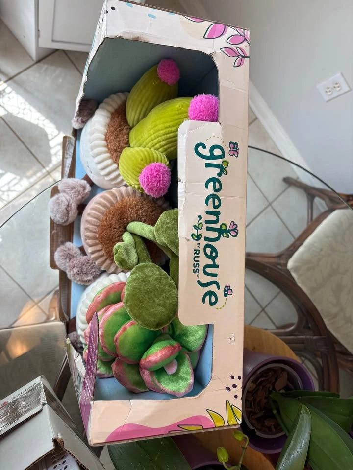Russ Greenhouse - 12” Plush Flower 3-pack - photo 5