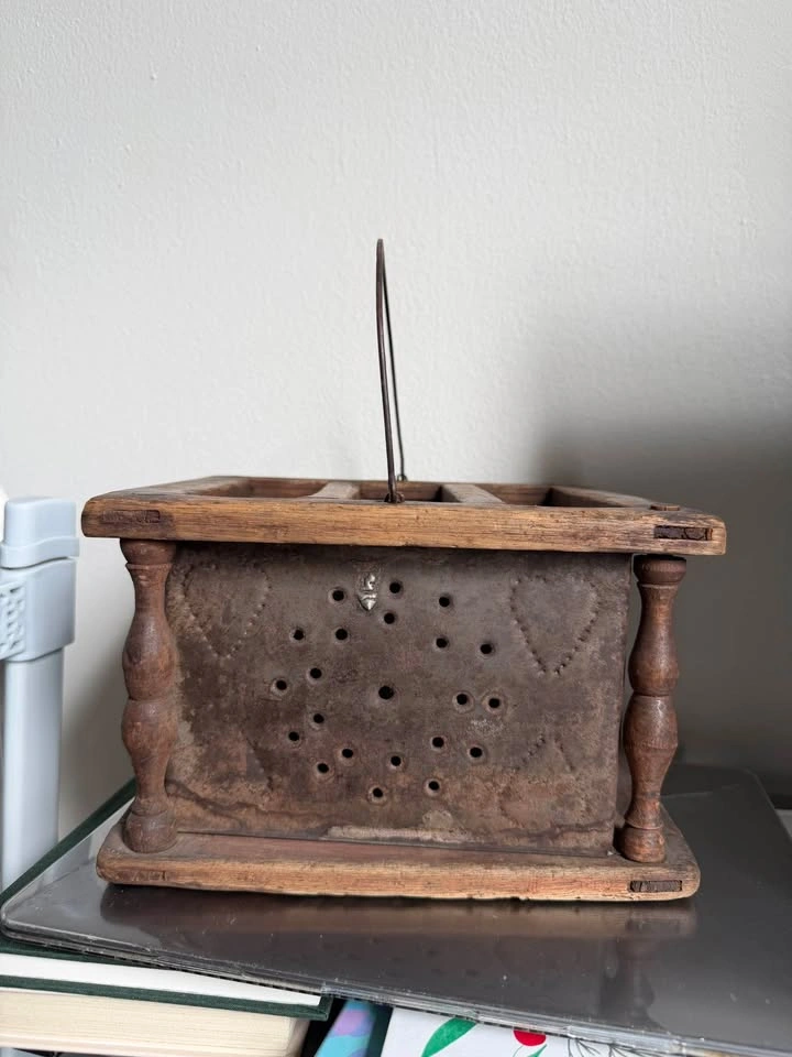 Antique 19th Century Pierced Tin & Wood Foot Warmer - photo 3
