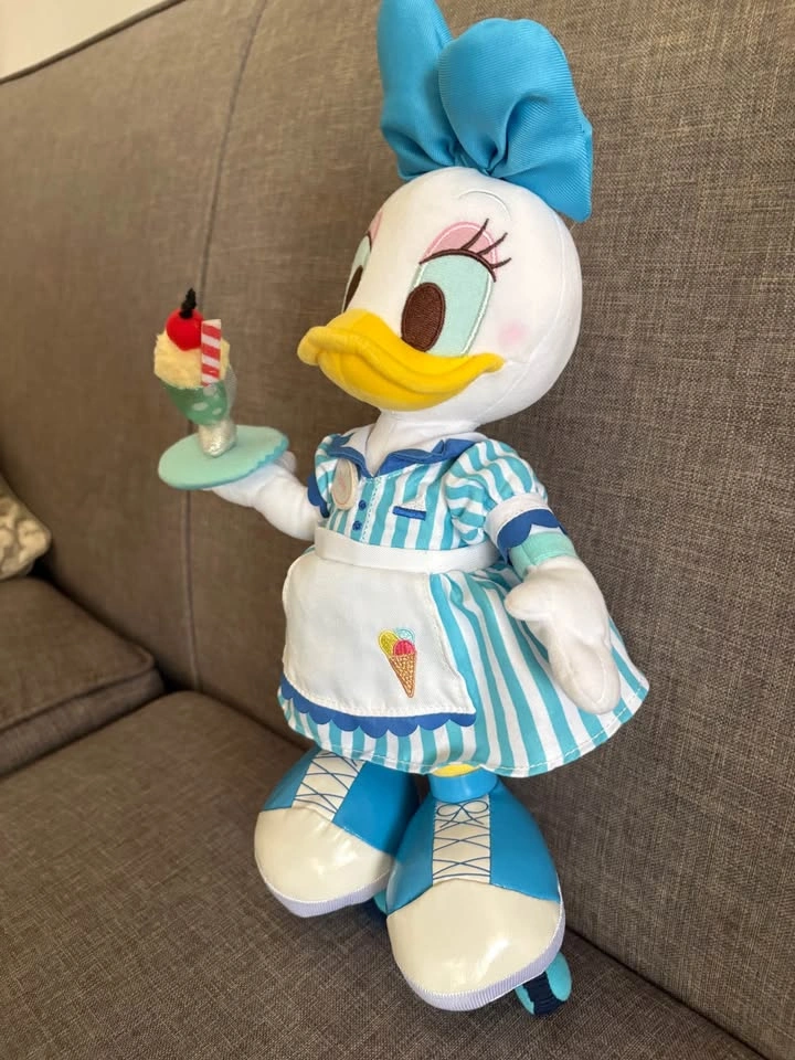 Disney Store China Daisy Duck Waitress Ice Cream Plush - photo 2