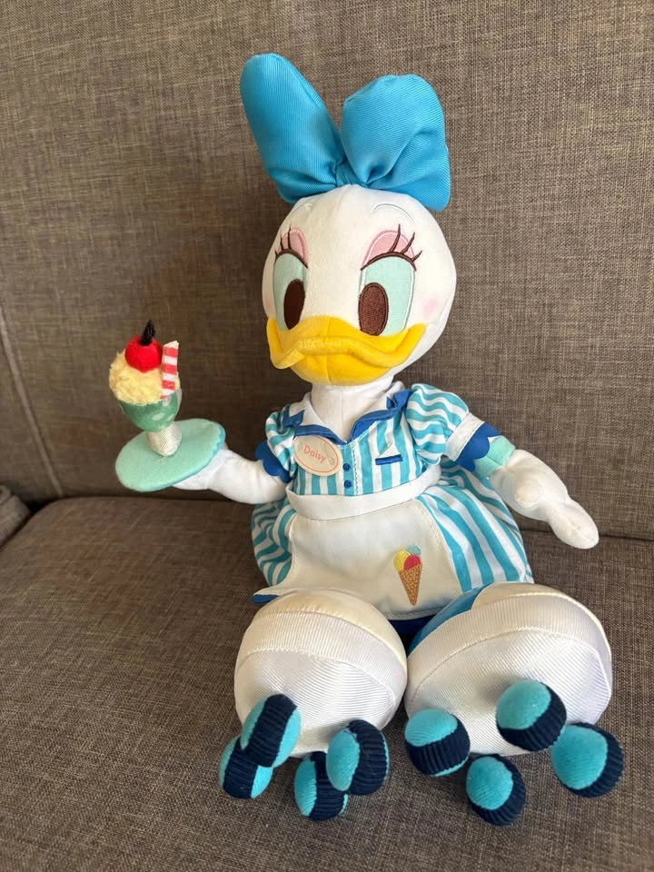 Disney Store China Daisy Duck Waitress Ice Cream Plush - photo 3