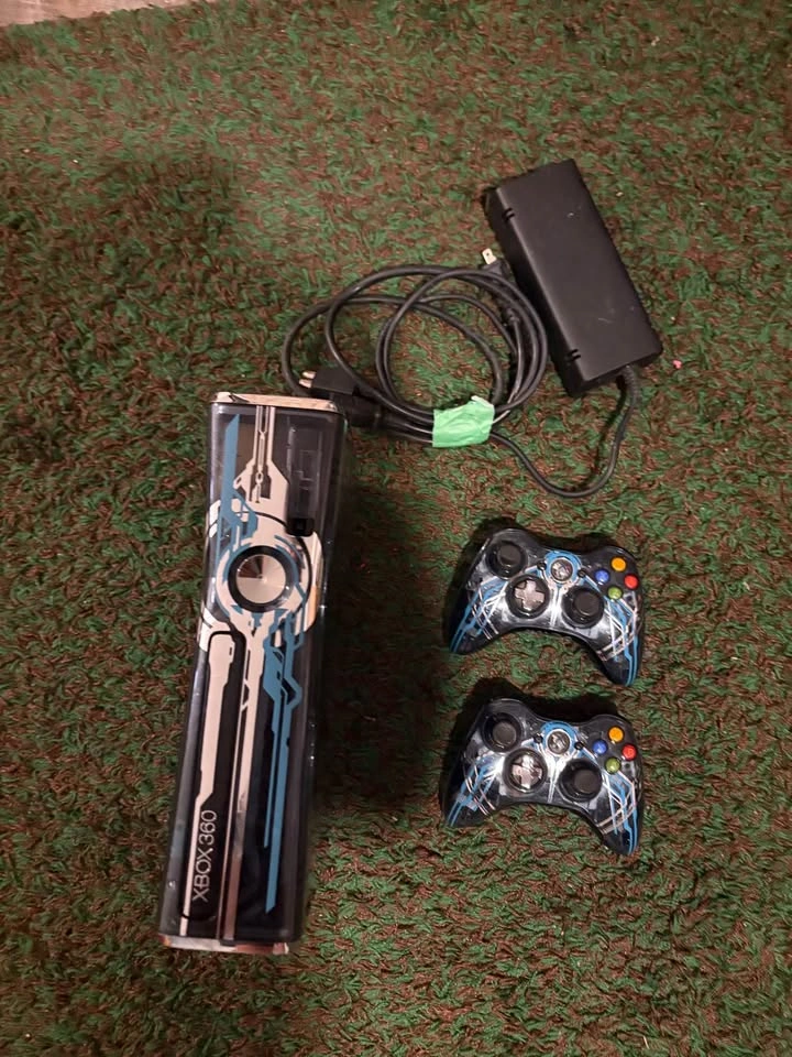 Xbox 360 Halo 4 Edition - photo 2