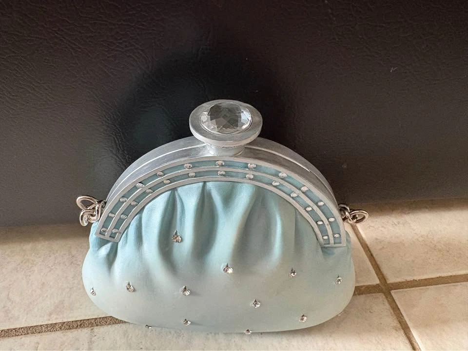 Official Betty Singer Pursenality Ceramic Purse Piggy Bank - photo 4