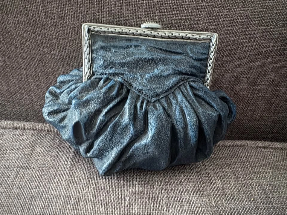 Vintage 1999 Just The Right Style Velvet Crush Music Box - photo 2