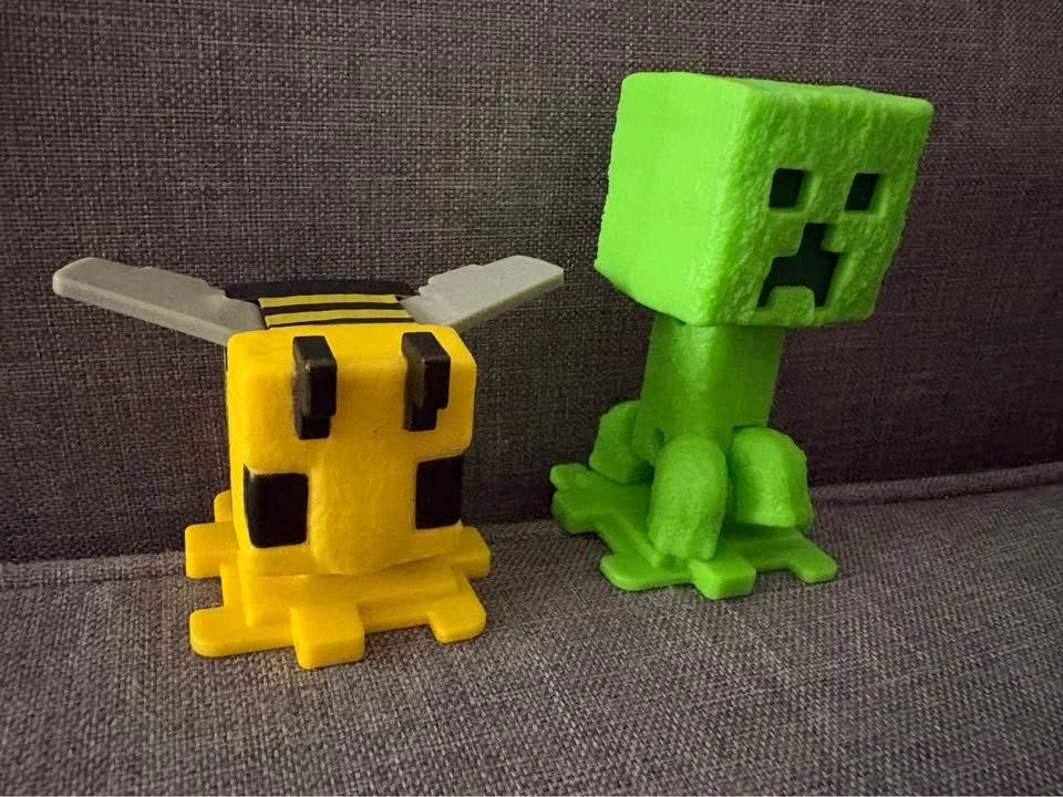 Minecraft Bee and Creeper Figures - photo 2