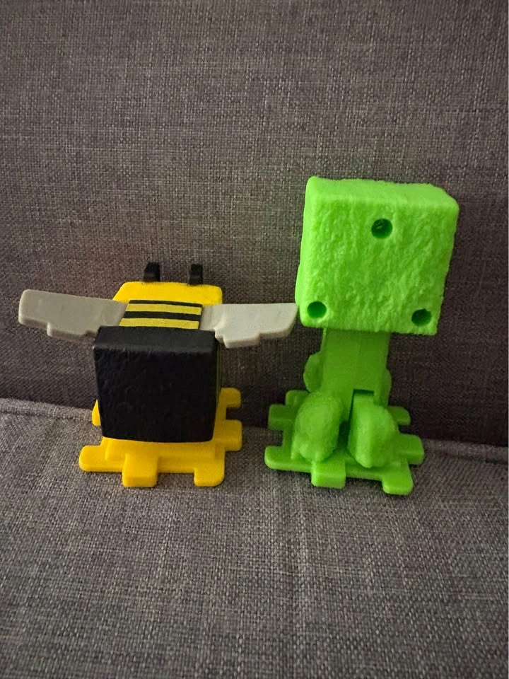 Minecraft Bee and Creeper Figures - photo 3