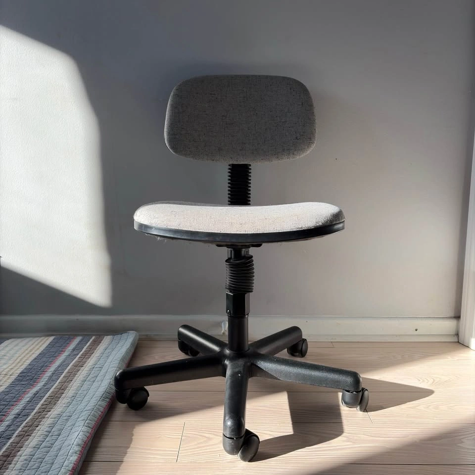 Desk Chair - photo 3