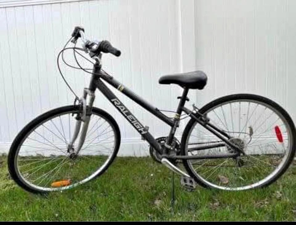 Raleigh mountain bike 16” frame