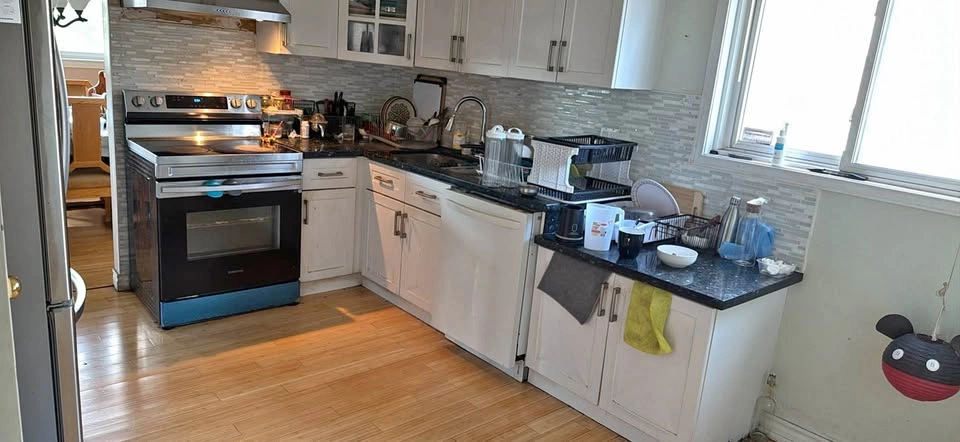 4 Beds 2 Baths - House