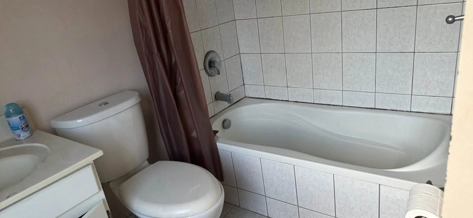4 Beds 2 Baths - House - photo 3