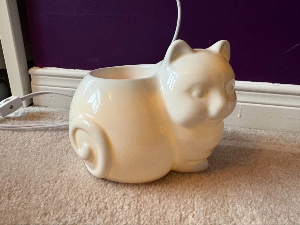Yankee Candle white cat electric wax warmer - photo 4