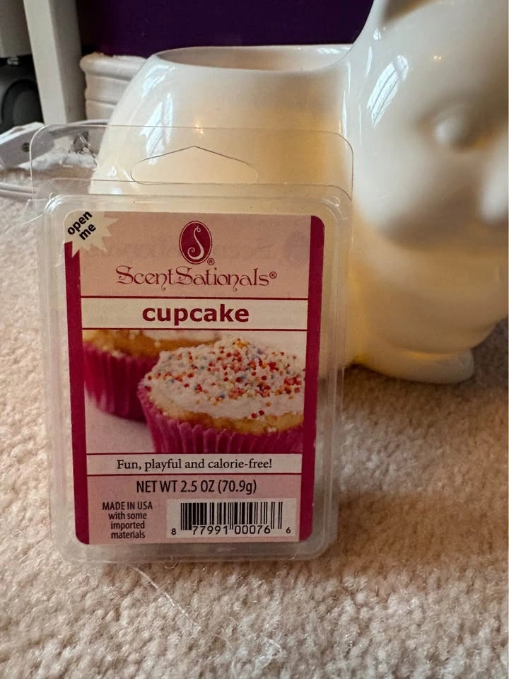 Yankee Candle white cat electric wax warmer - photo 5