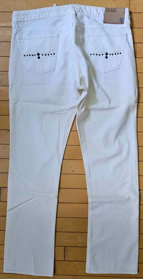 PREMIUM Brand New GUESS Hand-Made Limited Edition White Studded - photo 2