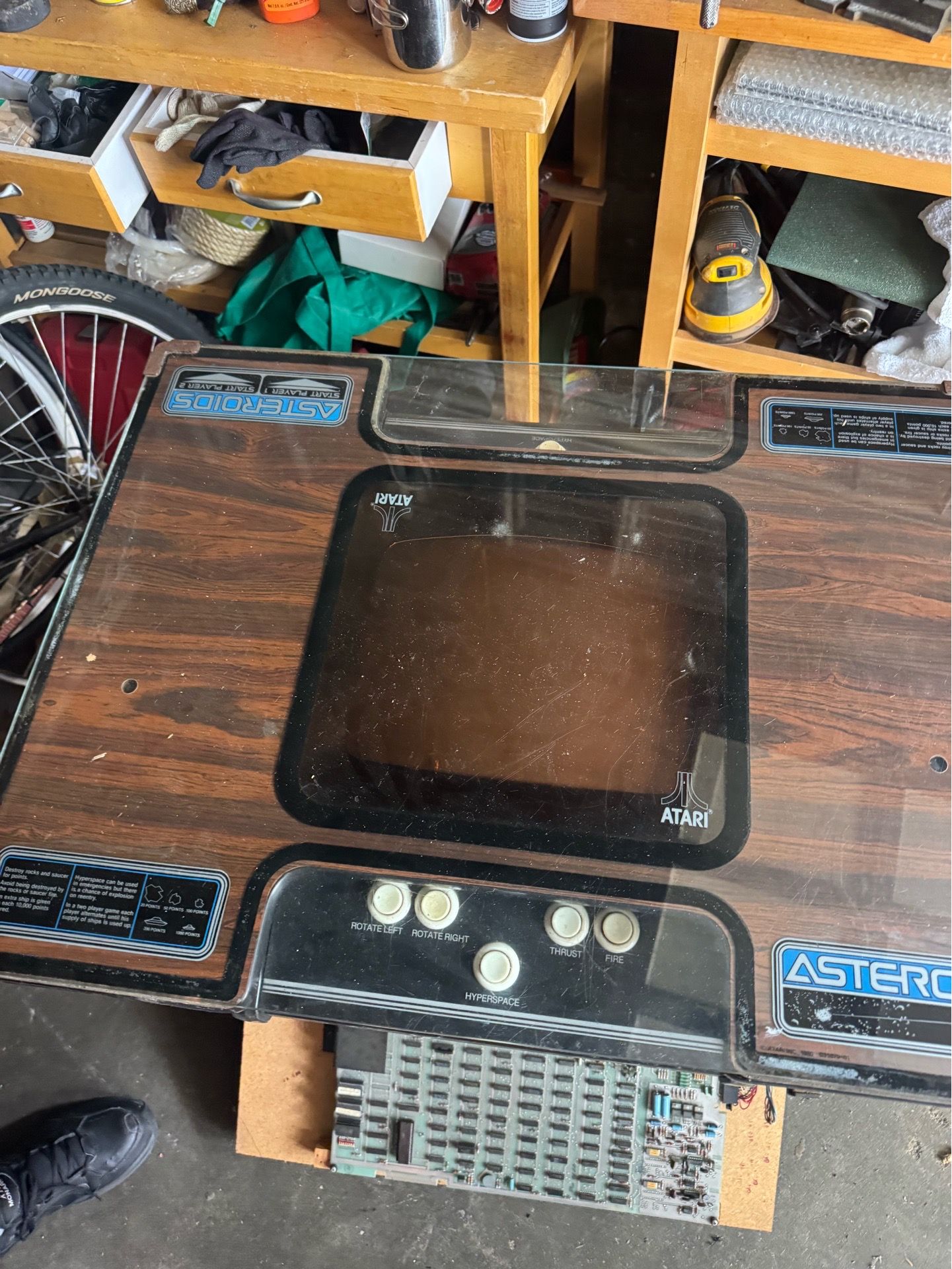 Vintage 1979 asteroids coffee table arcade game (NEEDS RESTORATI