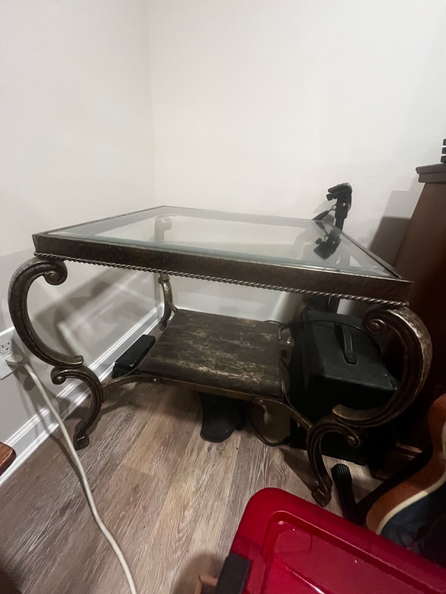 Glass and metal coffee table - photo 3